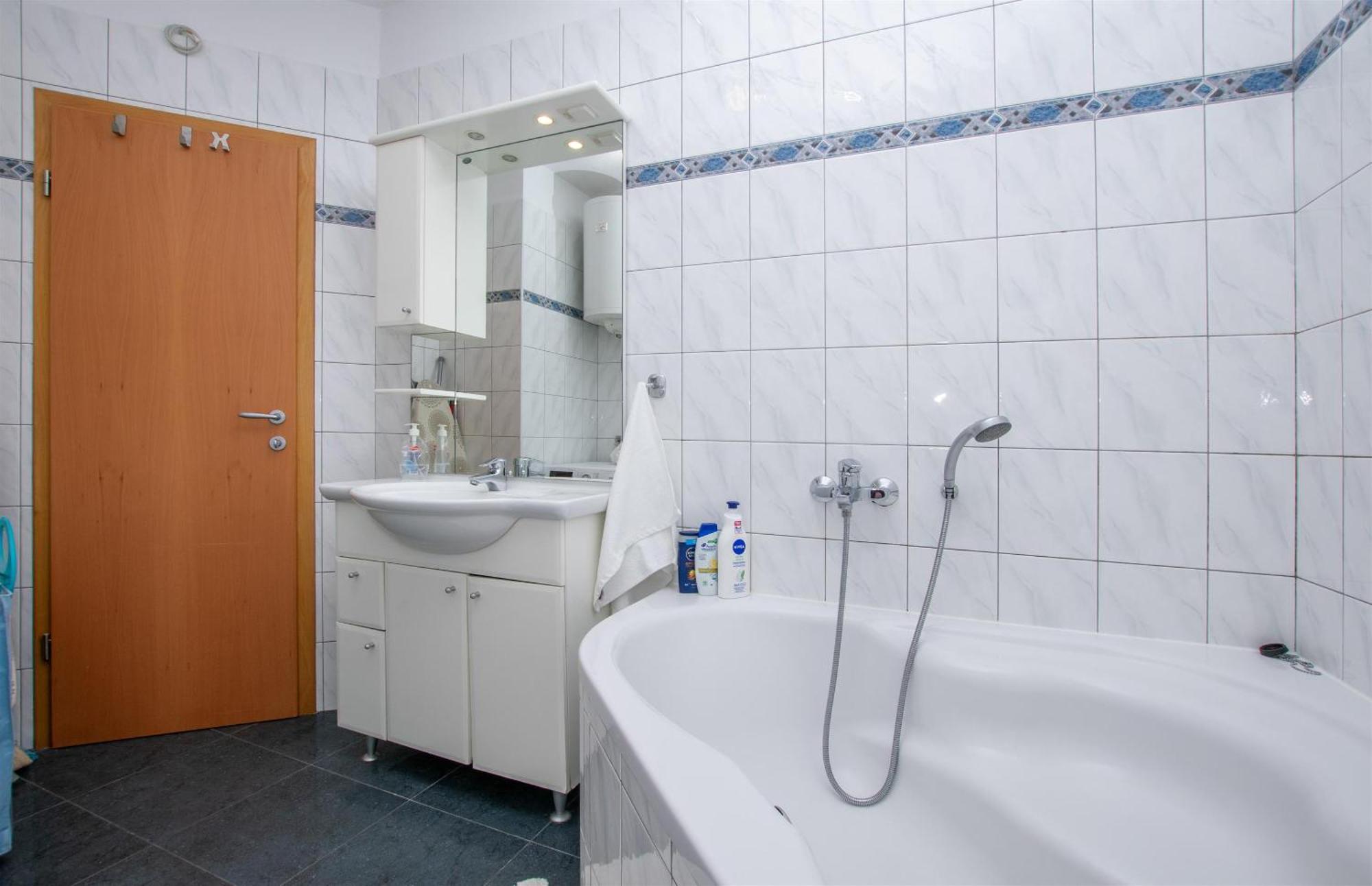 Apartment Zdravko Omis Ngoại thất bức ảnh
